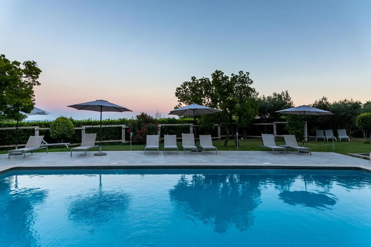Le Mas D'Aigret Les Baux-de-Provence Hotel